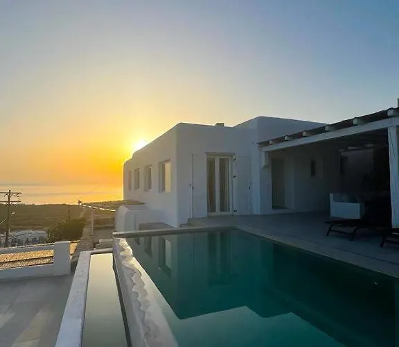Elisseos Luxury Mykonos Villa With Private Pool & Deluxe Studios